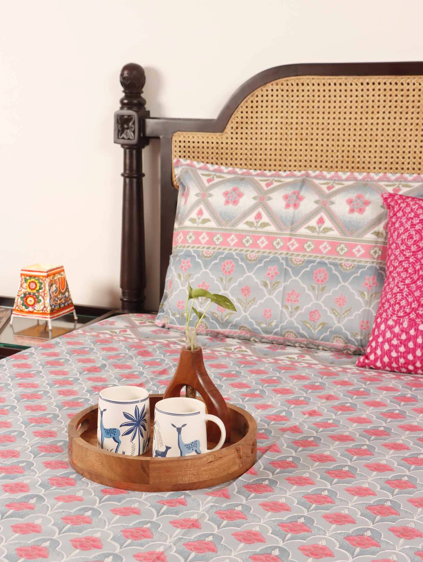 Suhani - Flat I Fitted Bedsheet (108x108 Inches)