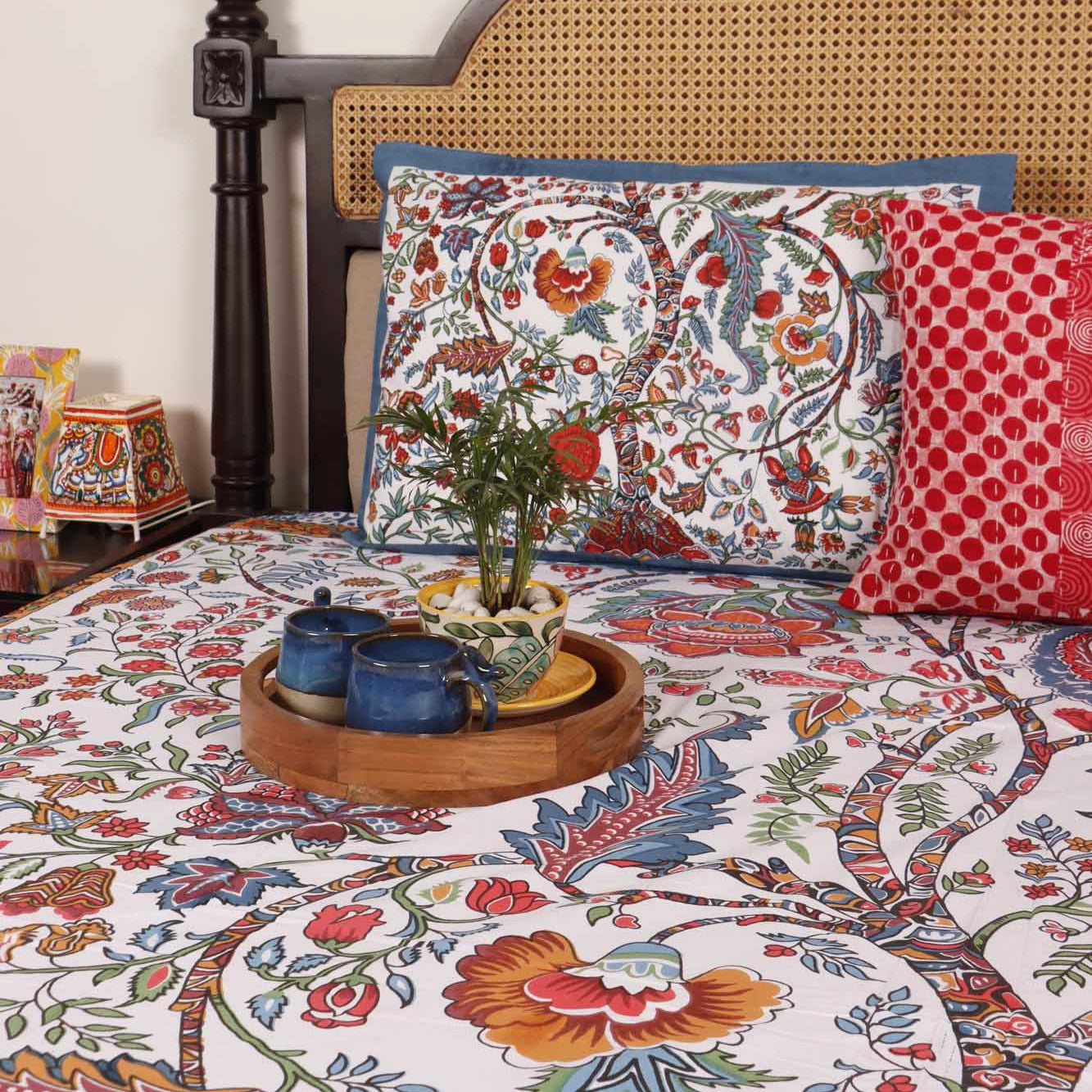 Ashok Vatika - Flat I Fitted Bedsheet (108x108 Inches)