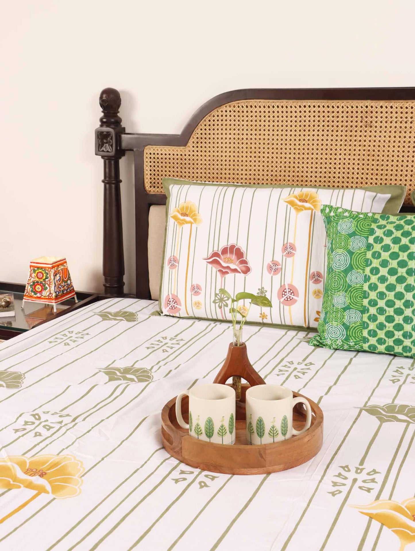 Floral Lines - Flat I Fitted Bedsheet (108x108 Inches)