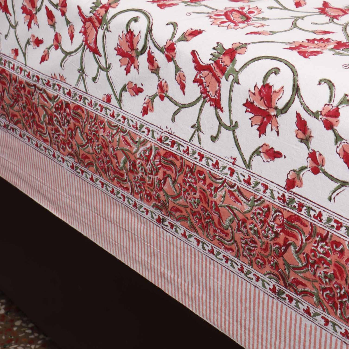 Laal Jaal - Handblock Bedsheet ( 90x108 Inches)