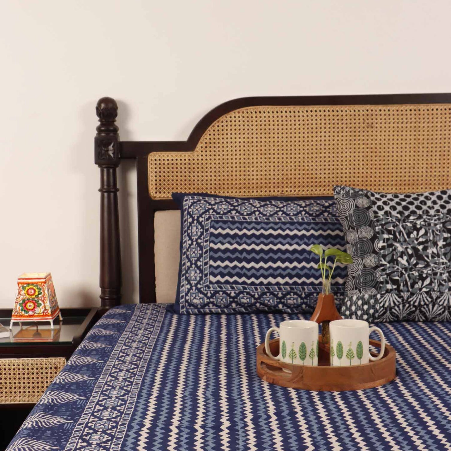 Indigo Chevron – Flat I Fitted Bedsheet (90×108 Inches)