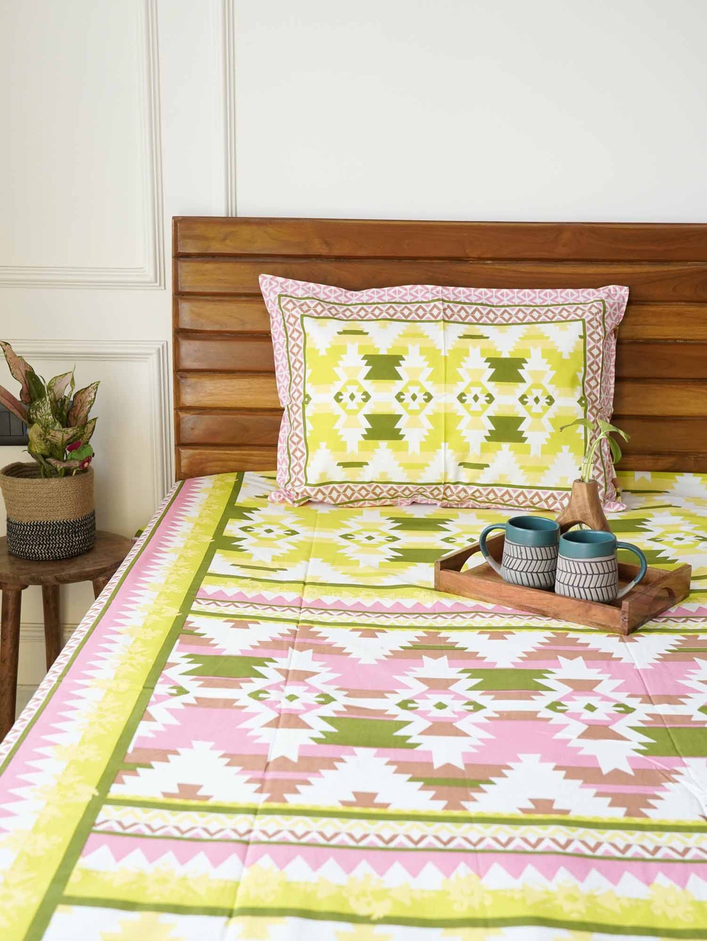 Florescent Puzzle   -  Single Bed Bedsheet (60x90 Inches)
