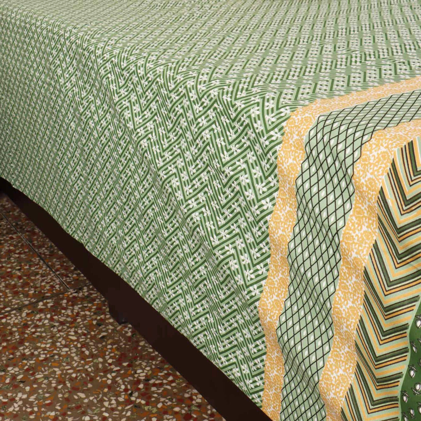 Amayra - Flat I Fitted Bedsheet (108x108 Inches)