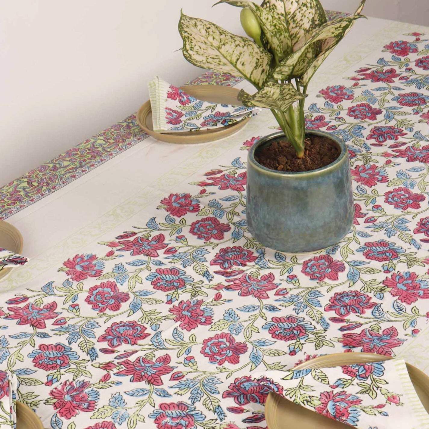 Vamika Hand Block Six seater Dining Table Cover With Napkins