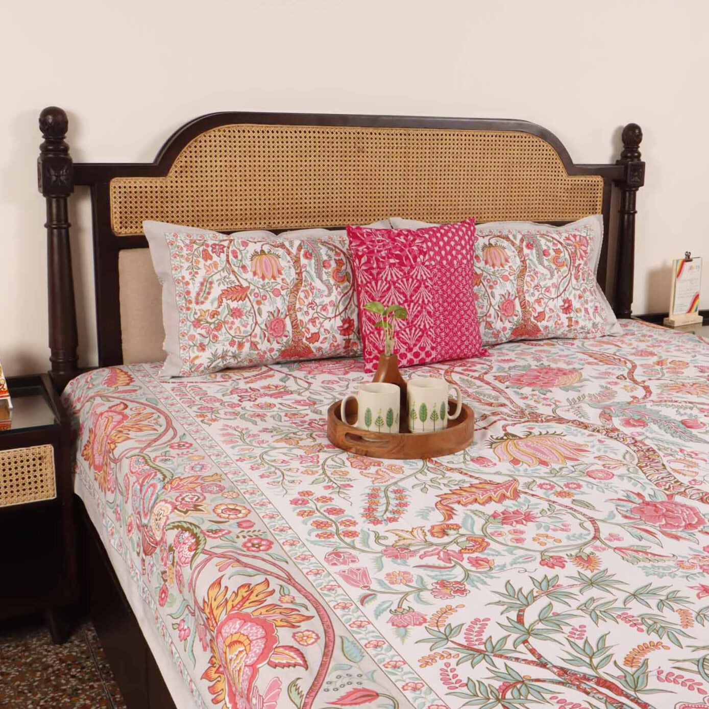 Vatika - Flat I Fitted Bedsheet (90x108 Inches)