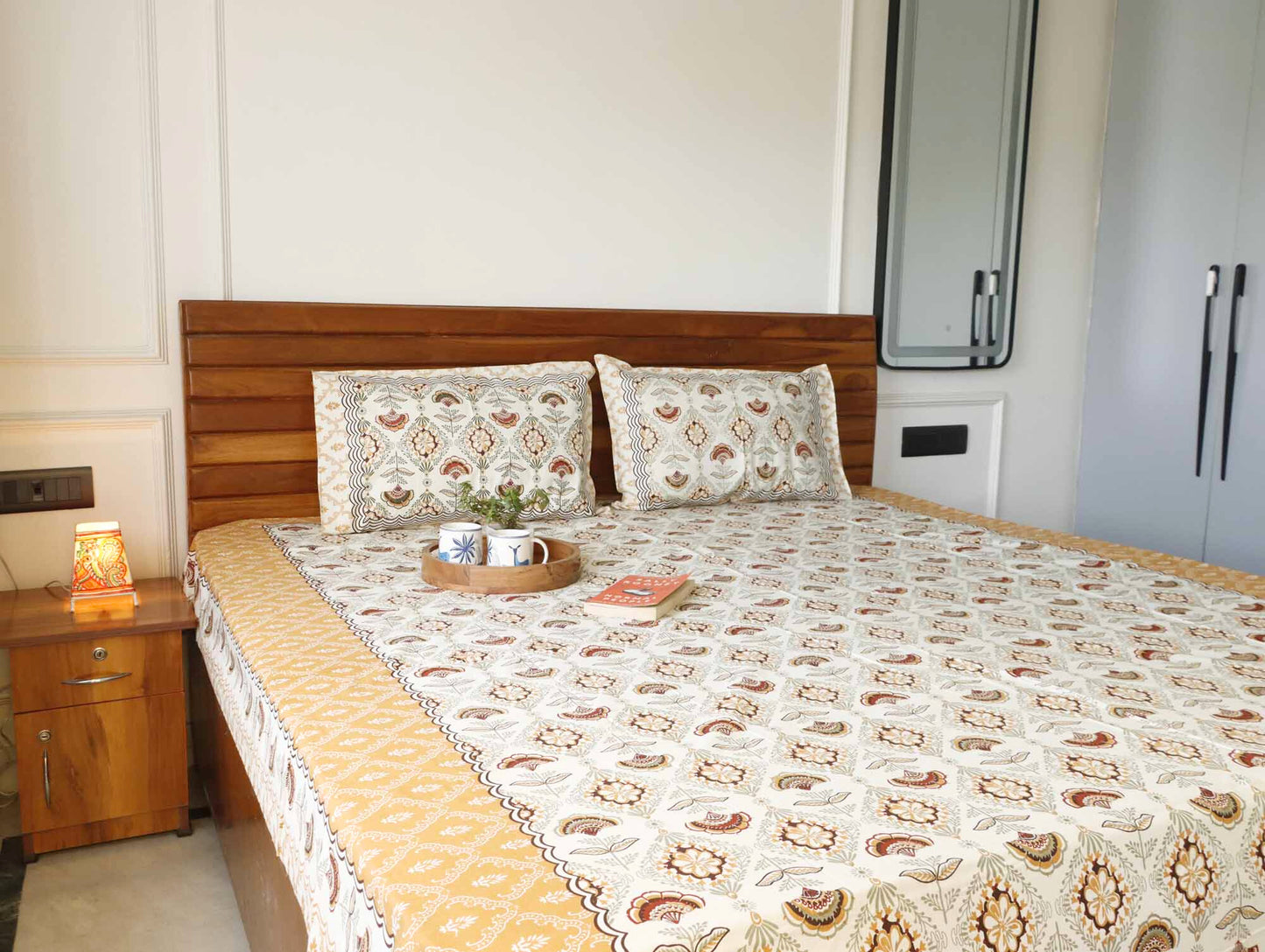 Ira Flat I Fitted Bedsheet (90x108 Inches)