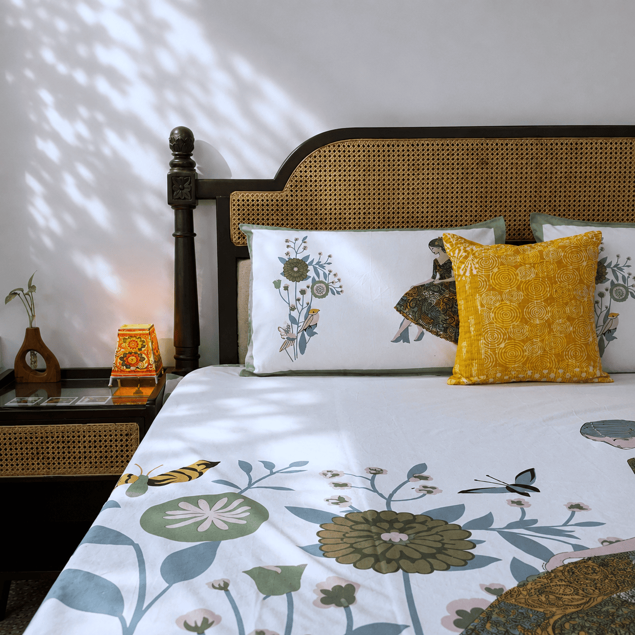Doll - Flat I Fitted Bedsheet (108x108 Inches)