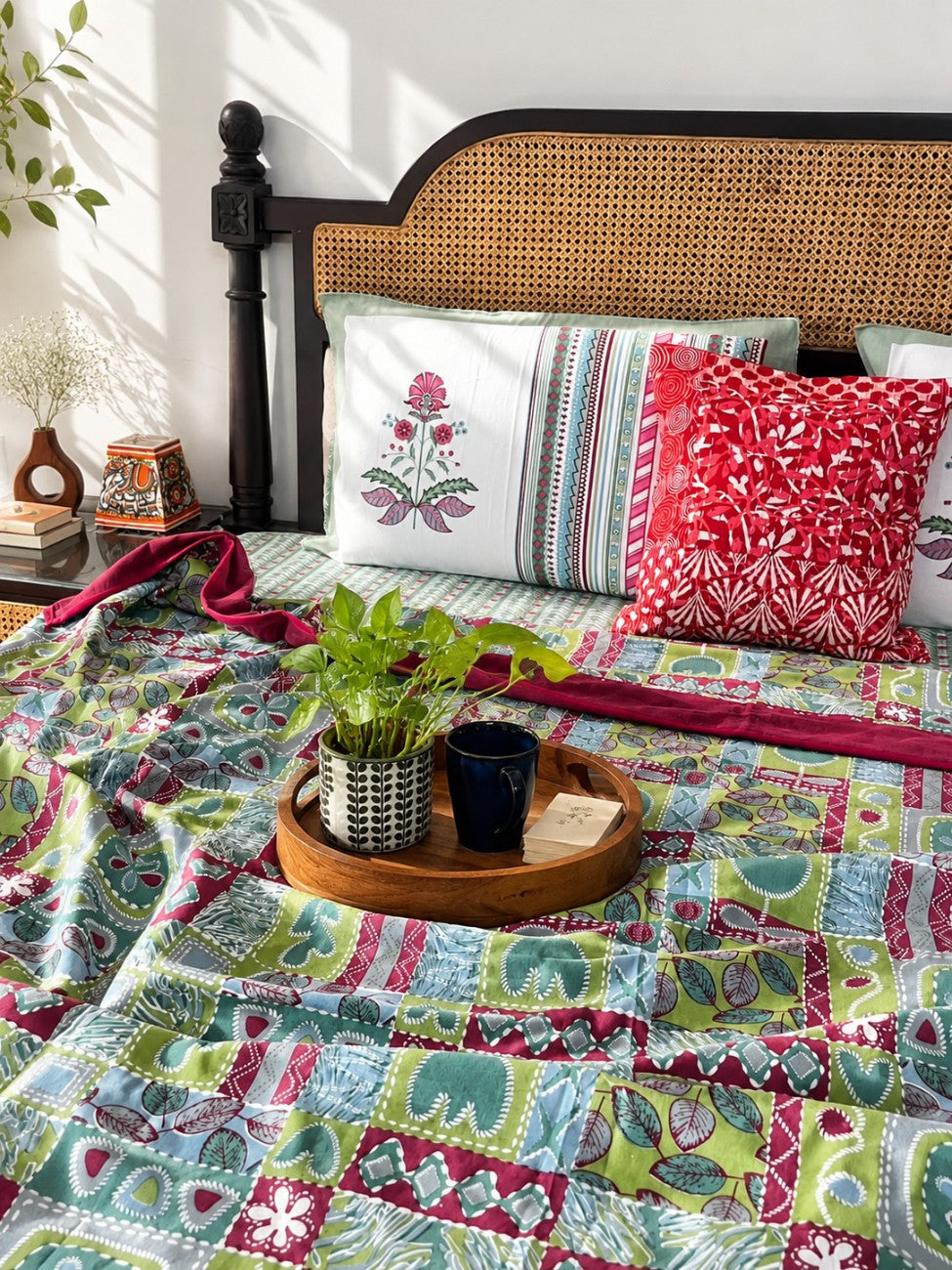 Double Bed Reversible Mul Dohar – Abstract Pink