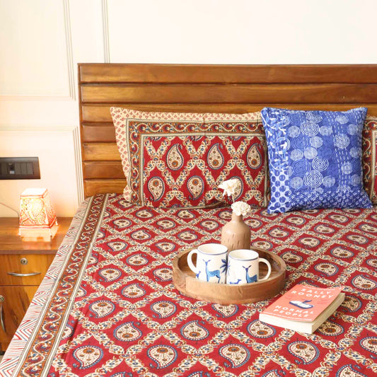 Kalamkari Laal Booti  - Flat I Fitted Bedsheet (108x108 Inches)