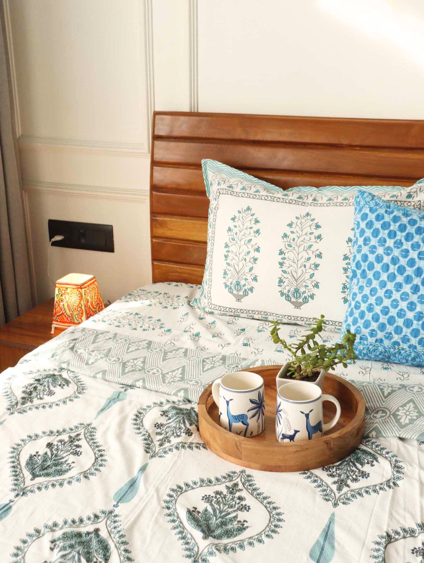 Double Bed Reversible Mul Dohar – Ujaala Blue