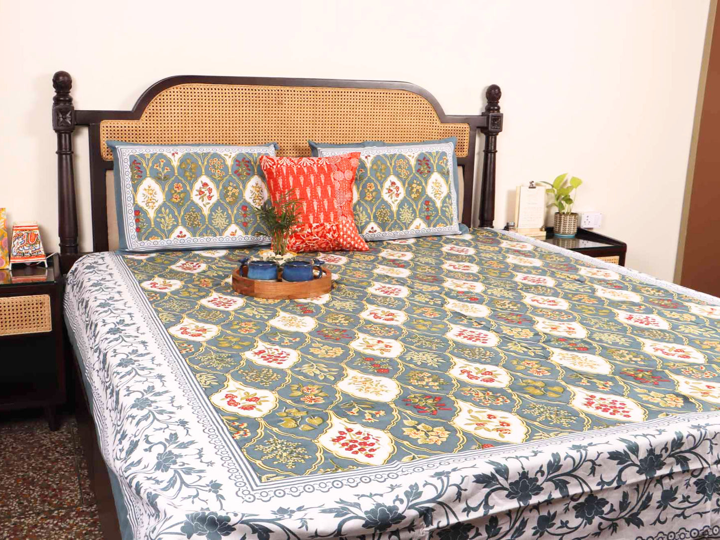Rangrez Green – Flat I Fitted Bedsheet (90x108 Inches)