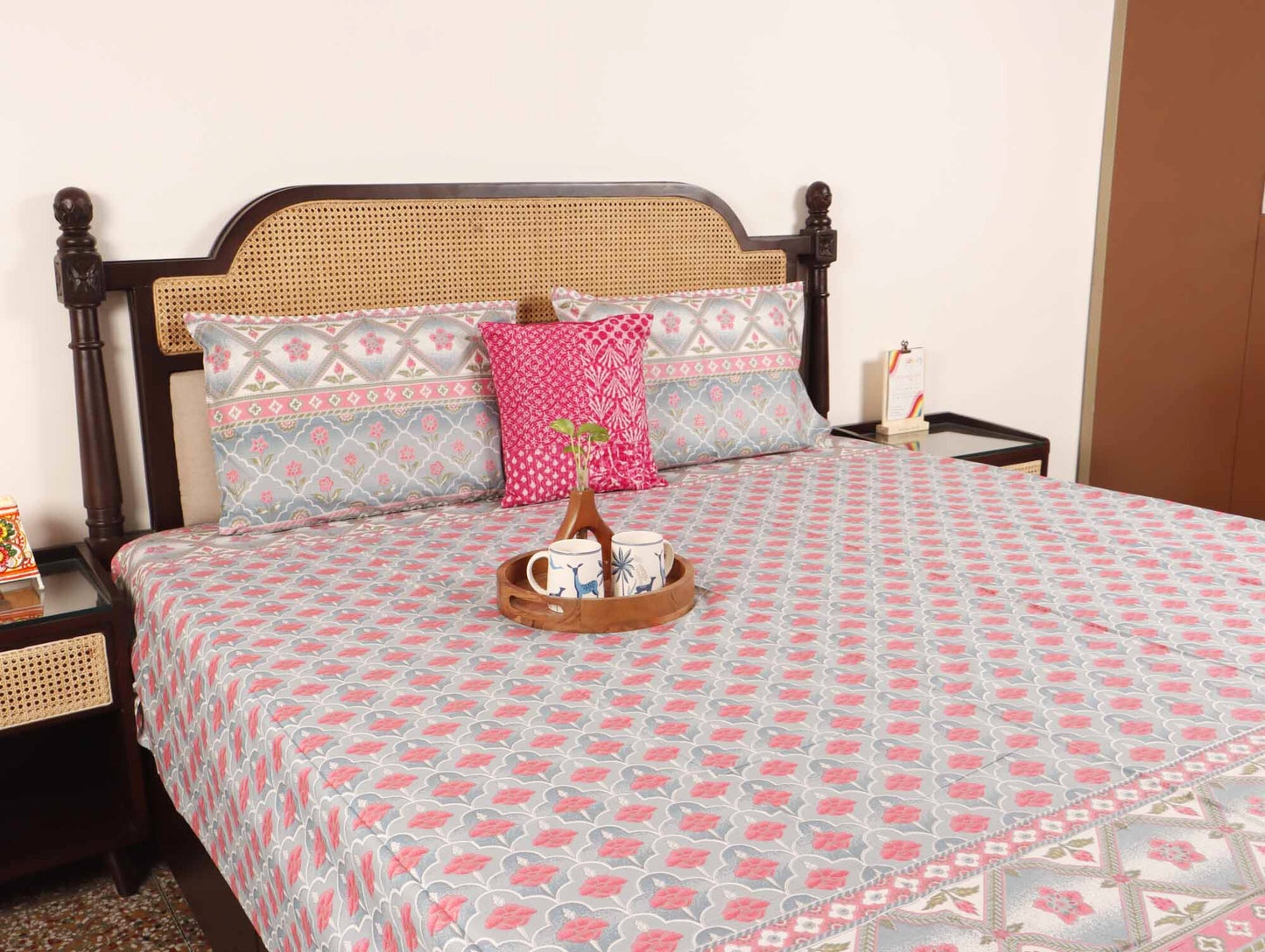 Suhani - Flat I Fitted Bedsheet (108x108 Inches)