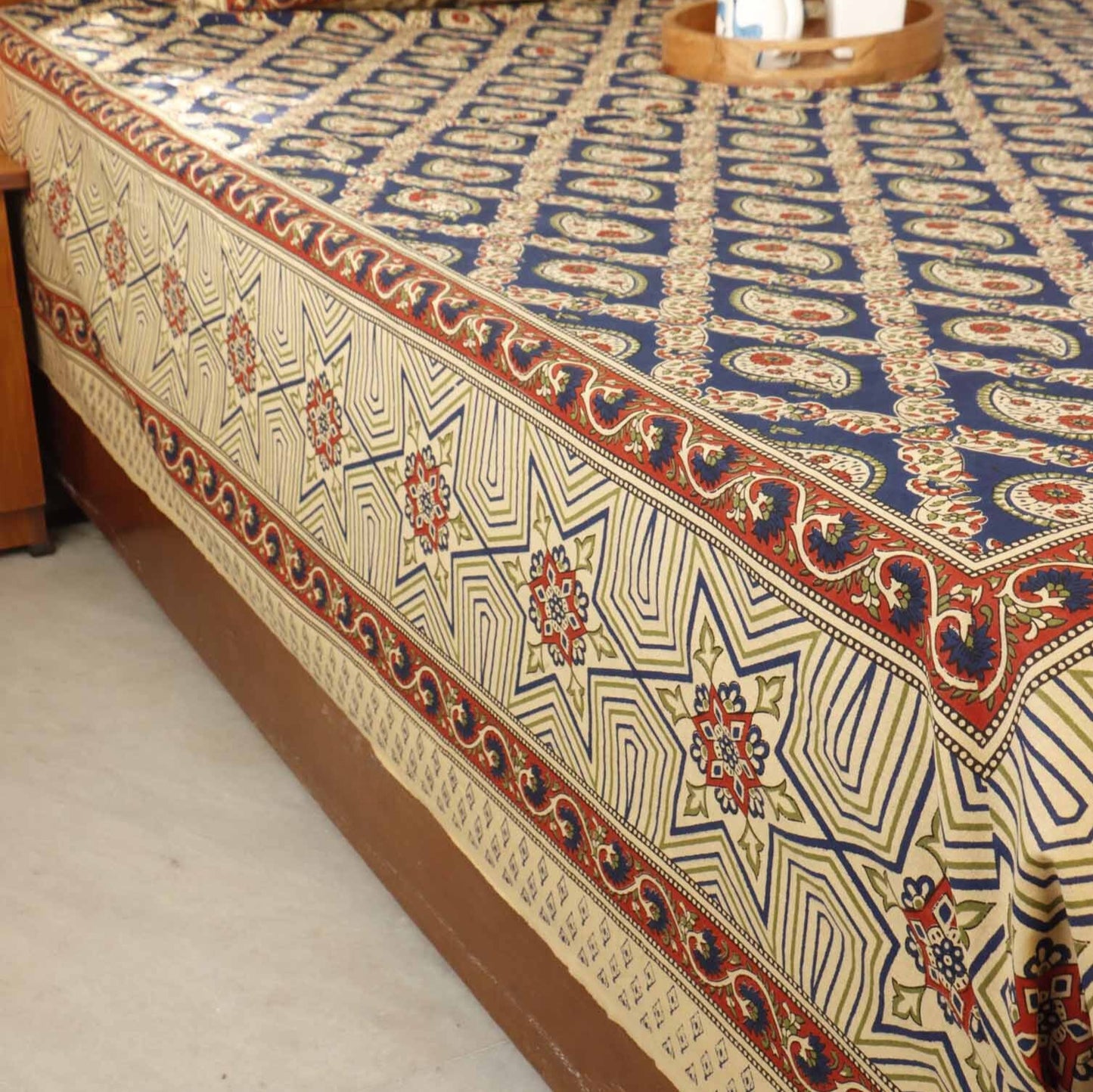 Kalamkari Neeli Booti - Flat I Fitted Bedsheet (108x108 Inches)