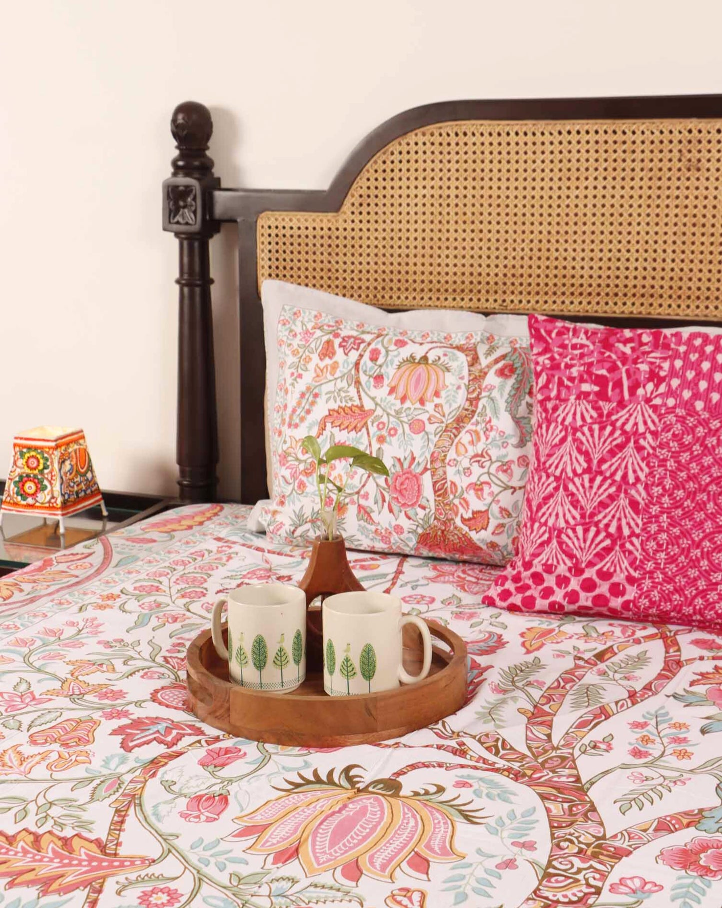 Vatika - Flat I Fitted Bedsheet (90x108 Inches)