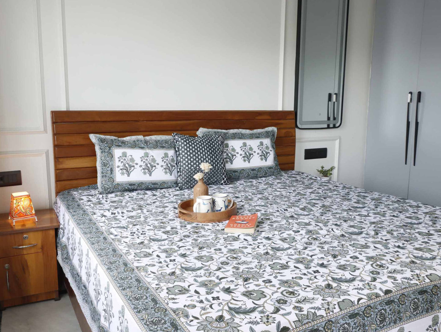 Sonmarg Grey - Flat I Fitted Bedsheet (108x108 Inches)