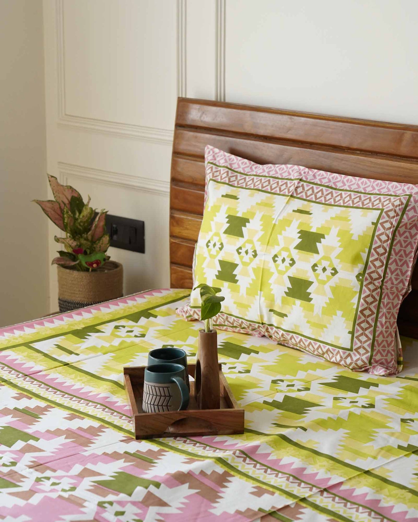 Florescent Puzzle   -  Single Bed Bedsheet (60x90 Inches)