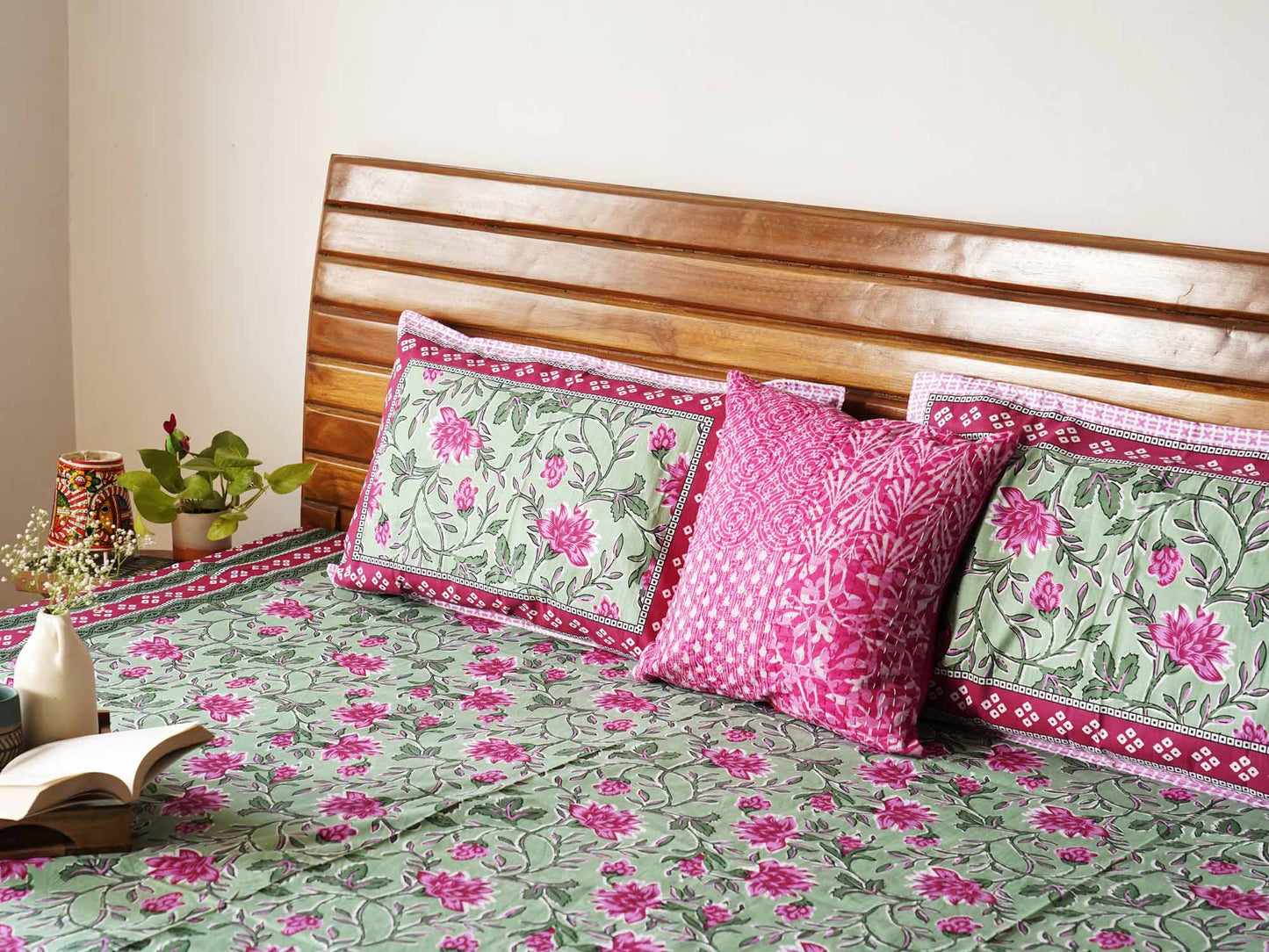 Baagh - Green - Flat/Fitted Bedsheet (90x108 Inches)