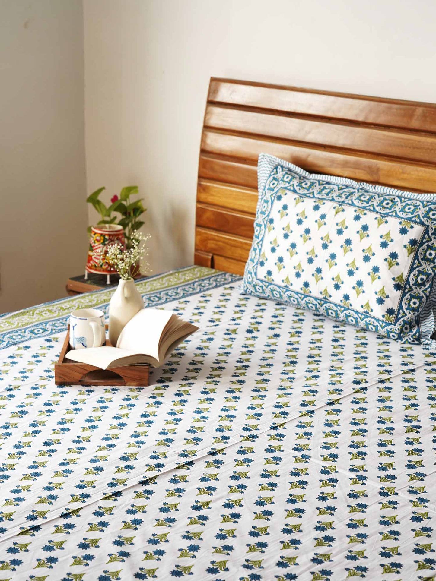 Pankhuri – Flat/Fitted Bedsheet (90x108 Inches)