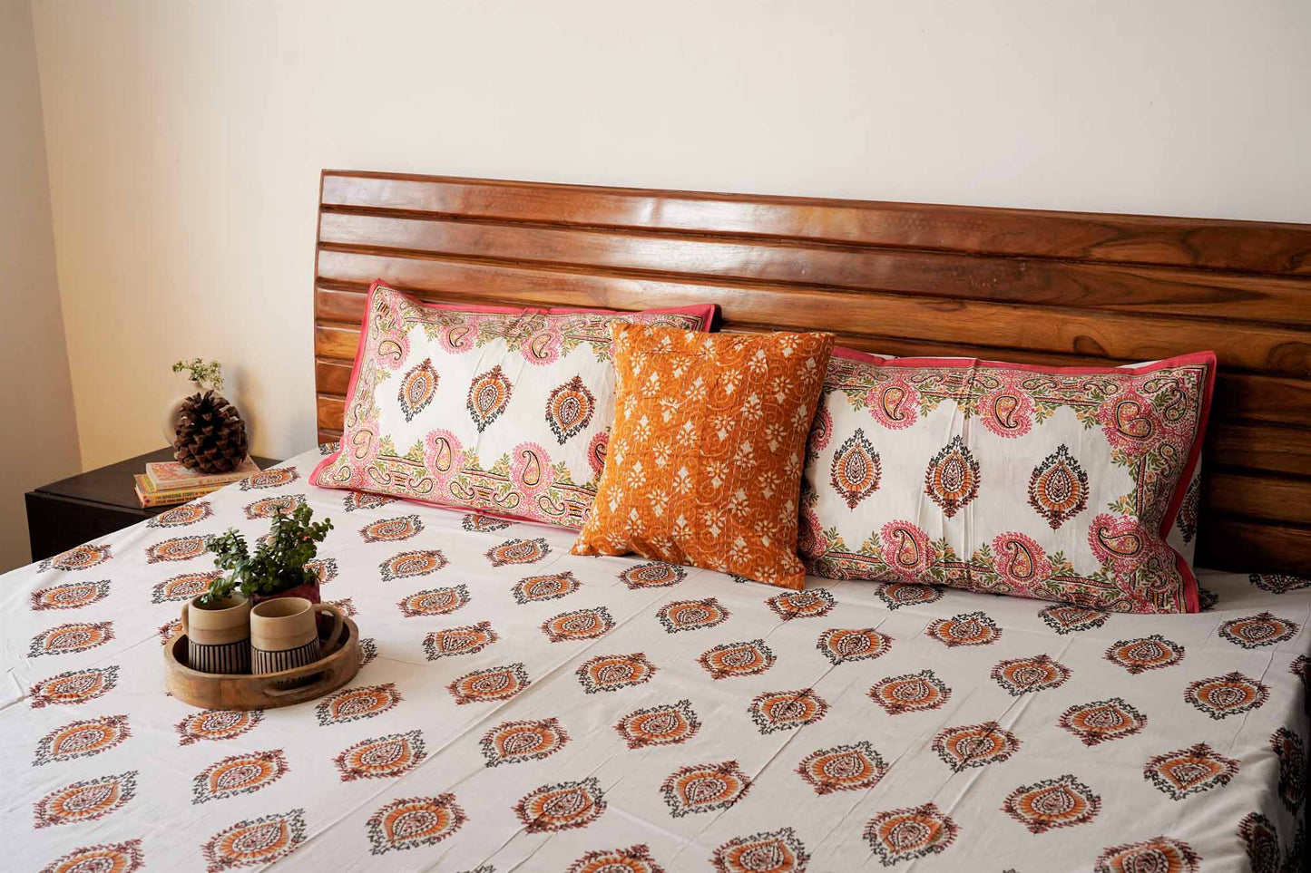 Booti – Bedsheet (95x110 Inches)