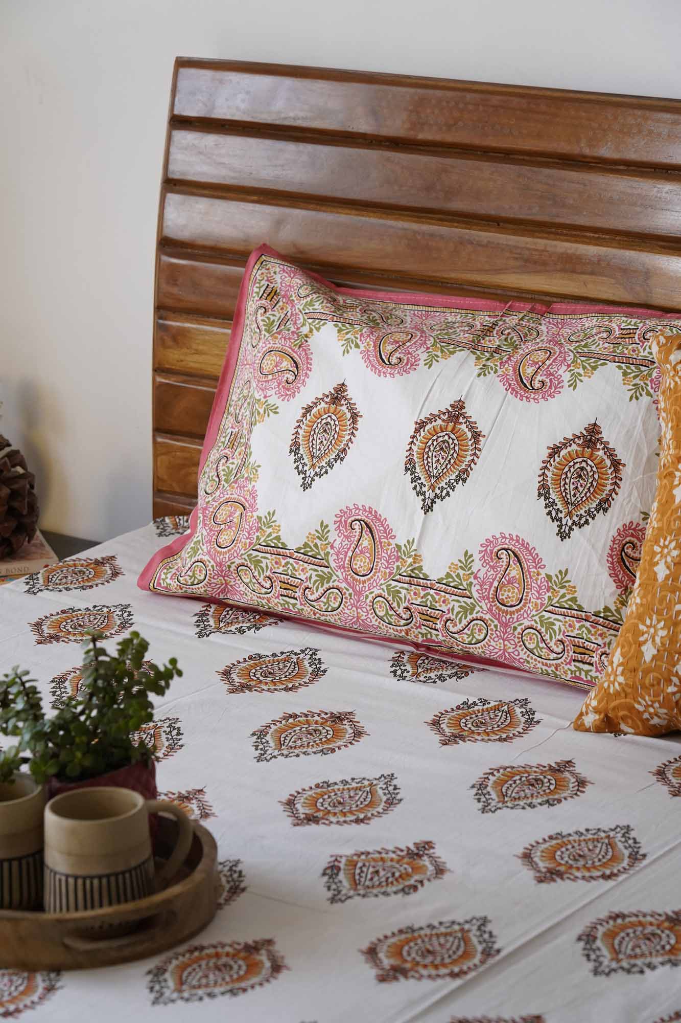Booti – Bedsheet (95x110 Inches)
