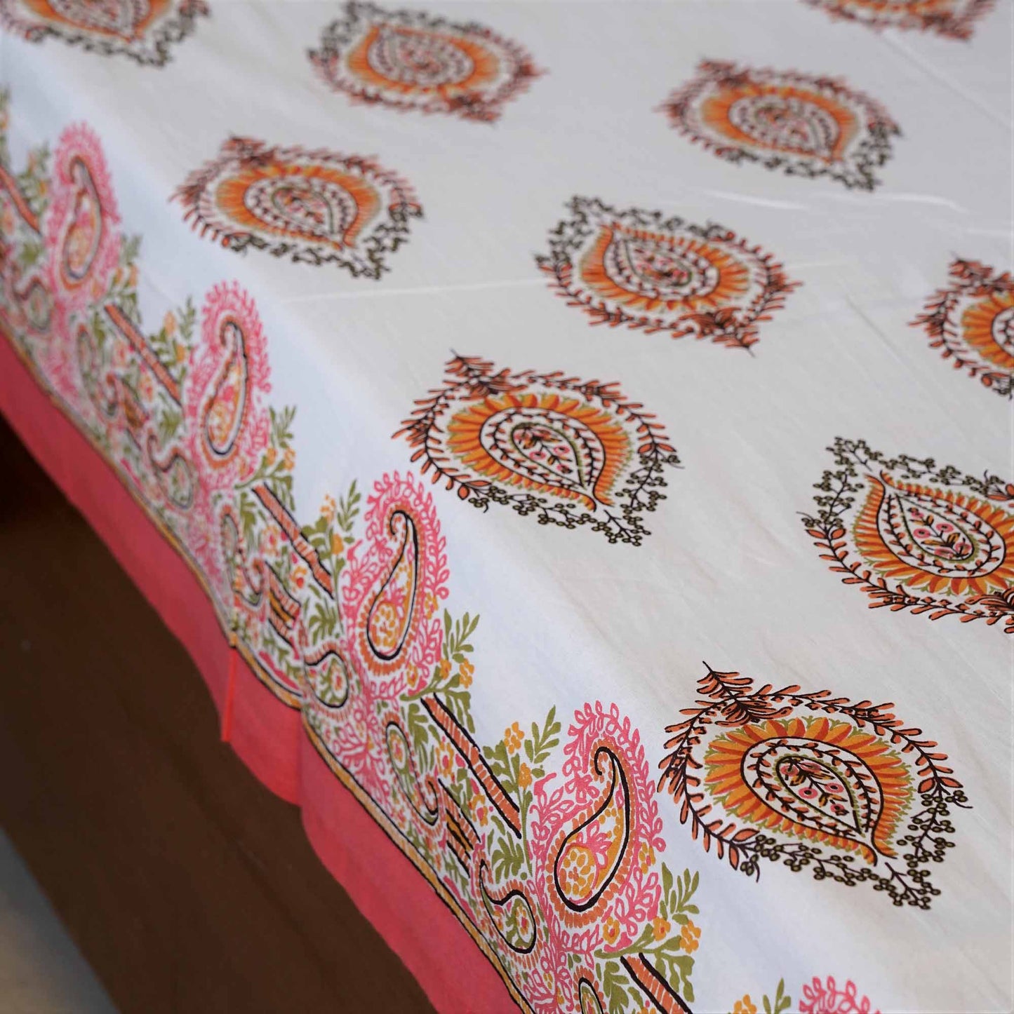 Booti – Bedsheet (95x110 Inches)