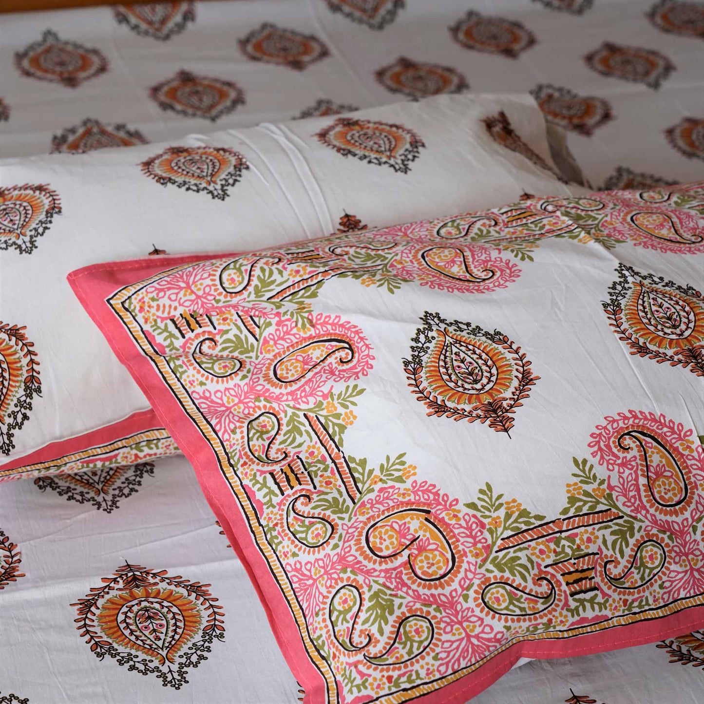 Booti – Bedsheet (95x110 Inches)