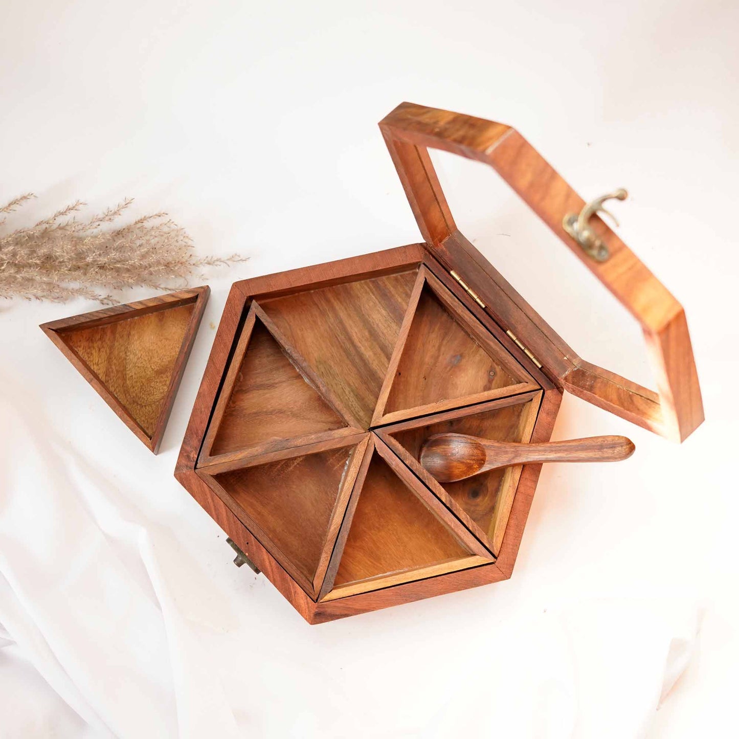 Spice box - Hexagon with a Spoon