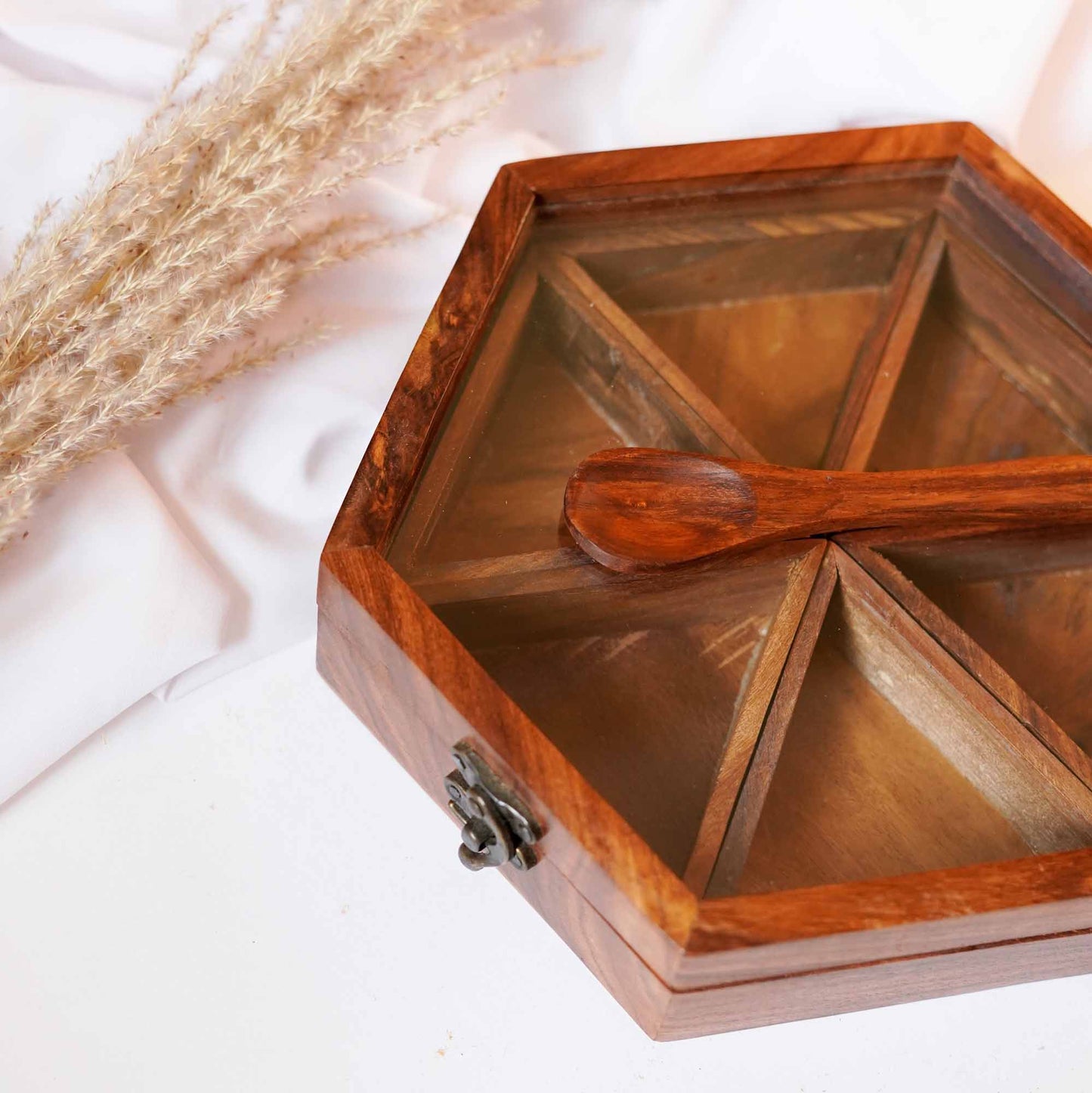 Spice box - Hexagon with a Spoon