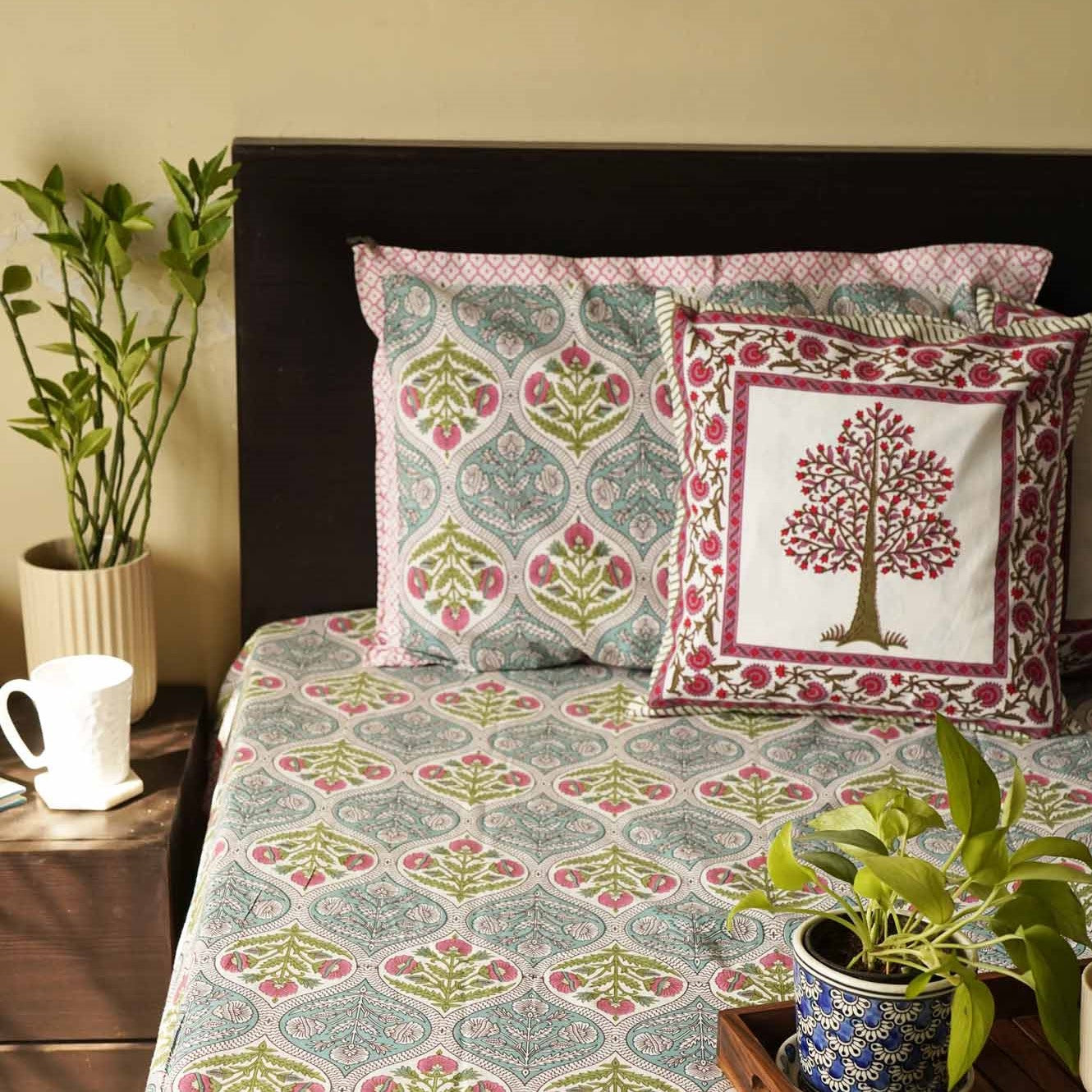 Khushi -Flat/Fitted Bedsheet (108x108 Inches)
